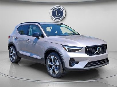 New 2026 Volvo XC40 B5 Plus w/ Protection Package Premier