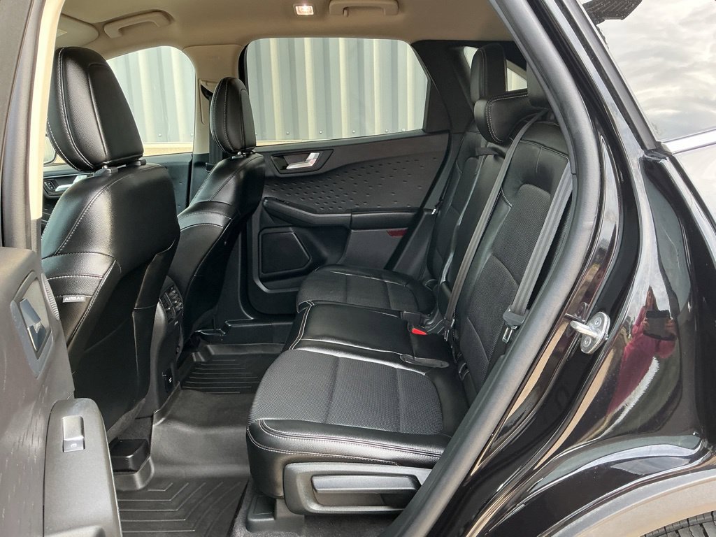 Used 2020 Ford Escape Titanium AWD/4WD image 17