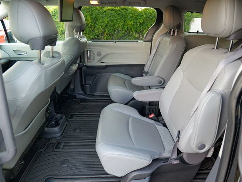 Used 2023 Toyota Sienna Limited AWD/4WD image 25