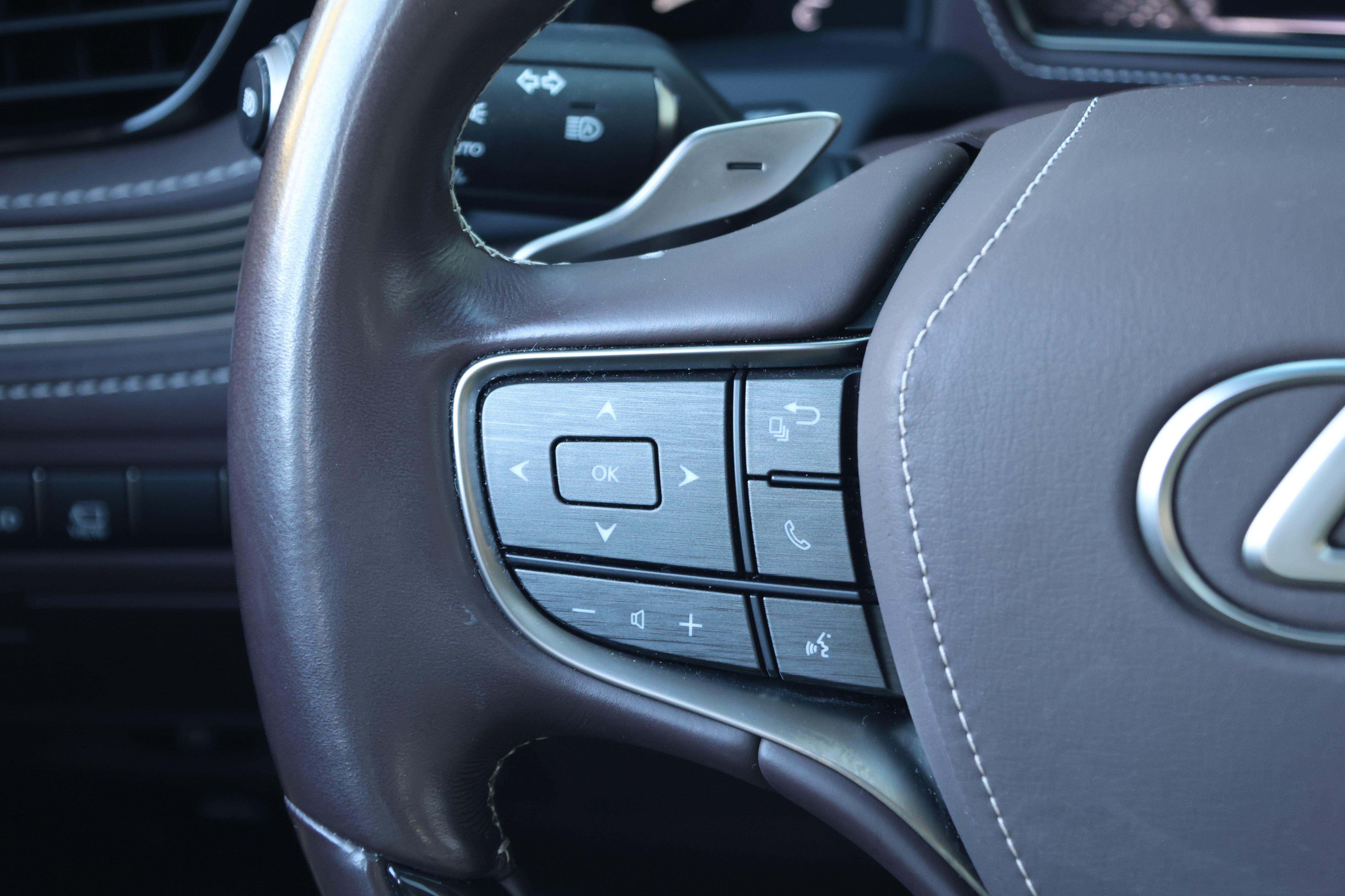 Used 2020 Lexus LS 500 w/ Interior Upgrade Package RWD image 31