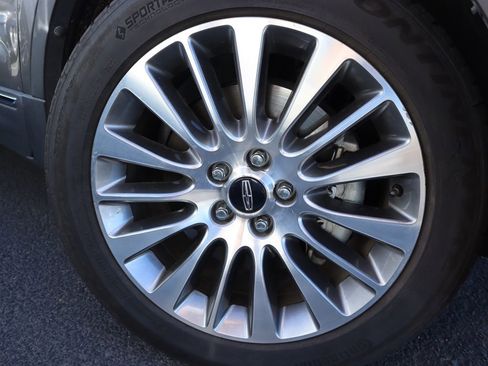 Used 2017 Lincoln MKC Reserve image 16