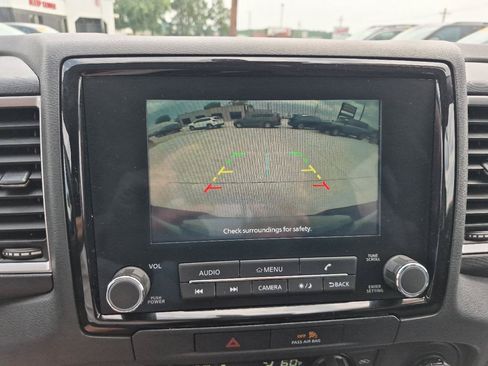 Used 2022 Nissan Frontier SV AWD/4WD image 25