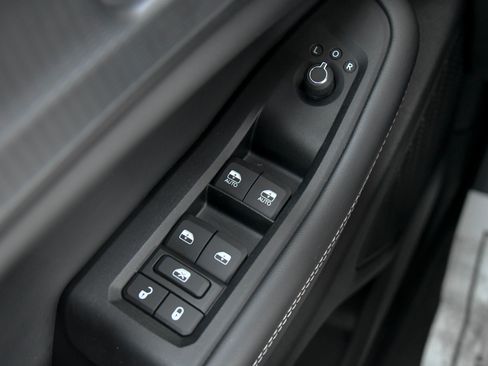 Used 2024 Jeep Grand Cherokee L Laredo AWD/4WD image 37