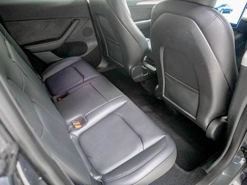 Used 2023 Tesla Model Y Long Range image 34