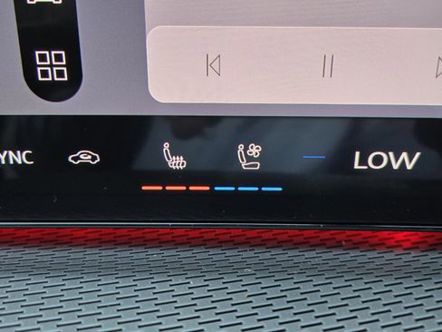 New 2026 Audi SQ5 Premium Plus image 22