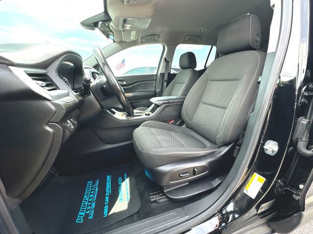 Used 2019 GMC Acadia SLE FWD image 19