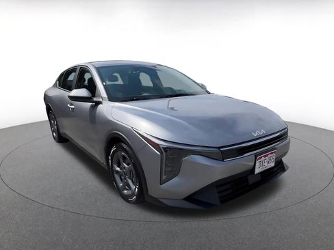 Used 2025 Kia K4 FWD image 3