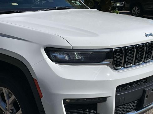 Used 2023 Jeep Grand Cherokee L Limited AWD/4WD image 10