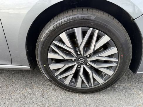 Used 2024 Nissan Altima 2.5 SV image 42