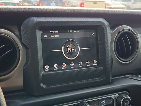 Used 2023 Jeep Gladiator Sport w/ Off Road Group AWD/4WD image 24