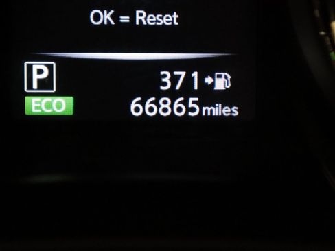 Used 2017 Nissan Rogue S image 32