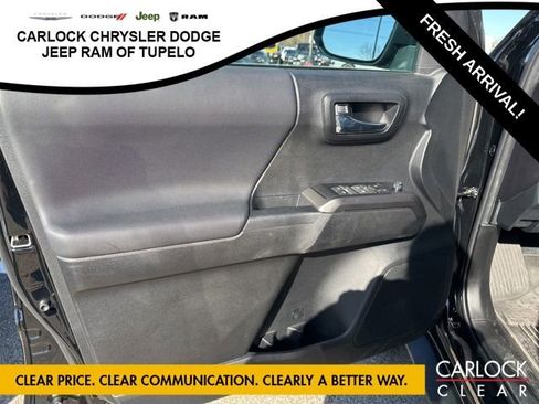 Used 2022 Toyota Tacoma TRD Off-Road image 13