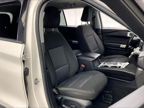 Used 2022 Ford Explorer XLT AWD/4WD image 7