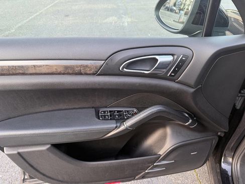 Used 2011 Porsche Cayenne image 15