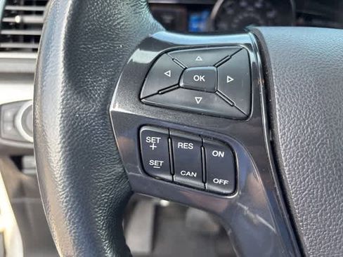 Used 2017 Ford Explorer XLT w/ Equipment Group 202A image 11
