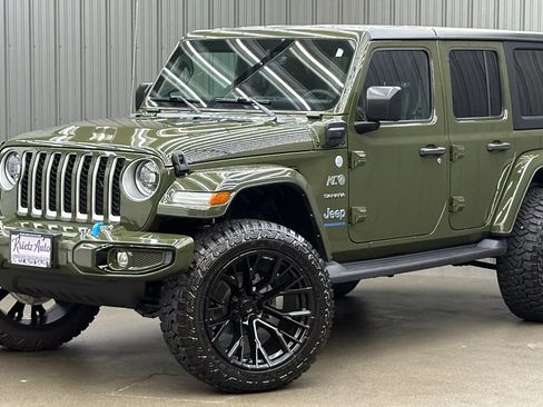 Used 2023 Jeep Wrangler Unlimited Sahara w/ Cold Weather Group AWD/4WD image 1