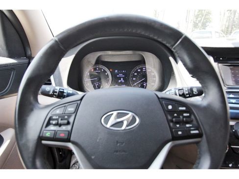 Used 2017 Hyundai Tucson Sport FWD image 17
