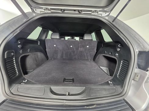 Used 2017 Jeep Grand Cherokee Altitude AWD/4WD image 12