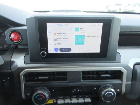 Used 2024 Toyota Tacoma TRD Sport image 32