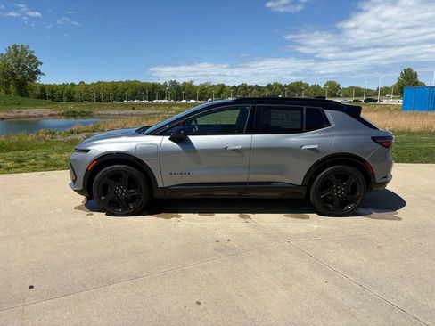 New 2025 Chevrolet Equinox EV RS AWD/4WD image 6