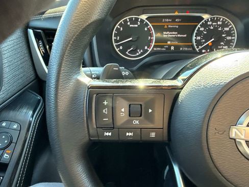 Used 2022 Nissan Rogue SV image 28