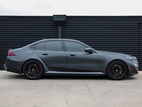 Used 2025 BMW M5 w/ Carbon Package image 8