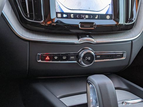 Certified 2025 Volvo XC60 T8 Plus w/ Protection Package Premier image 18