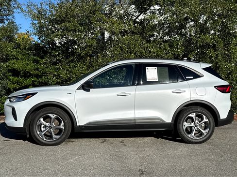 Used 2025 Ford Escape ST-Line image 29