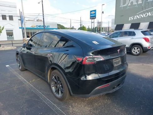 Used 2024 Tesla Model Y Long Range AWD/4WD image 3
