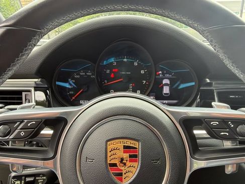 Used 2018 Porsche Macan AWD/4WD image 33