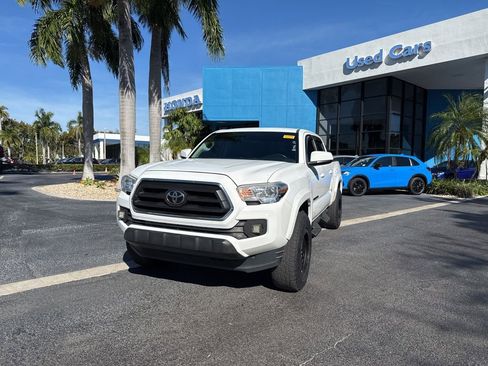 Used 2020 Toyota Tacoma SR5 image 1