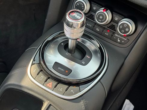 Used 2014 Audi R8 V10 w/ Full Leather Package image 66