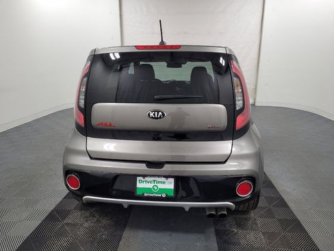 Used 2019 Kia Soul ! FWD image 7
