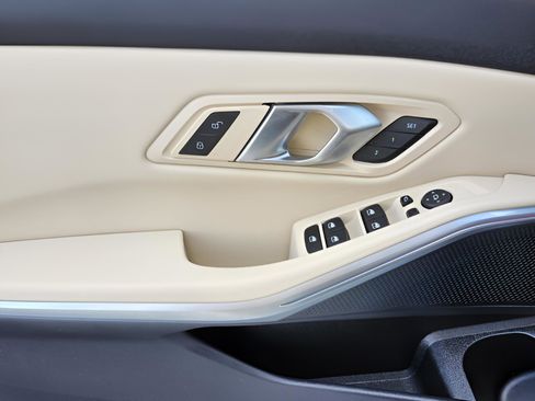 Certified 2025 BMW 330i Sedan w/ Premium Package image 40