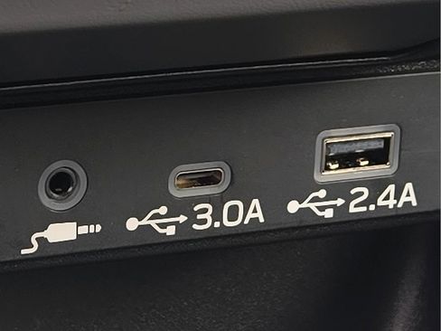 Certified 2025 Subaru Crosstrek 2.5i Limited w/ Crosstrek Mirror Package image 16