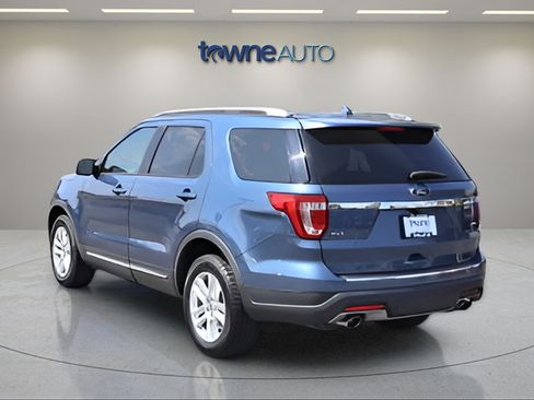Used 2018 Ford Explorer XLT w/ Equipment Group 202A AWD/4WD image 5