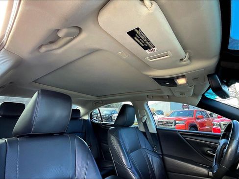 Used 2019 Lexus ES 350 ES 350 Luxury w/ Accessory Package image 23