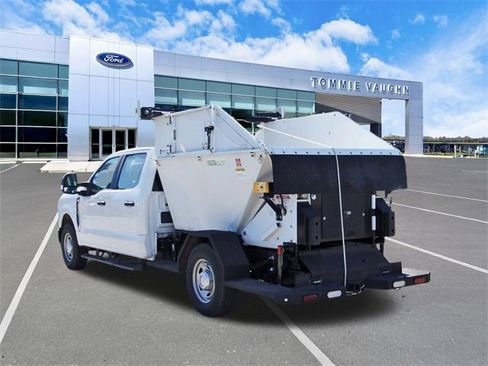 Used 2023 Ford F250 XL image 2