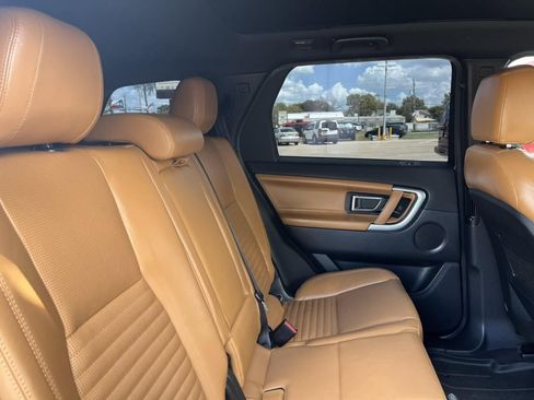 Used 2018 Land Rover Discovery Sport HSE Luxury image 30