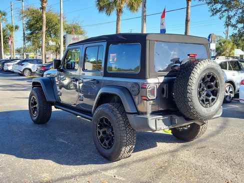 Used 2024 Jeep Wrangler Sport S image 4