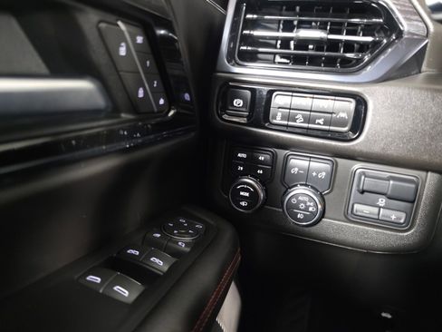 Used 2025 GMC Yukon AT4 Ultimate image 35