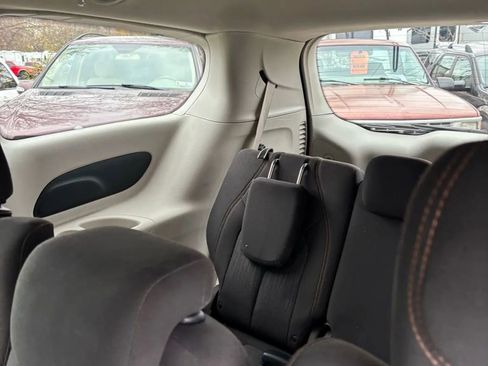 Used 2018 Chrysler Pacifica Touring Plus w/ Tire & Wheel Group image 33