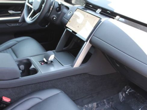 Used 2024 Land Rover Discovery Sport S image 27