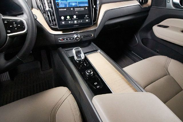 Certified 2026 Volvo XC60 B5 Plus AWD/4WD image 9