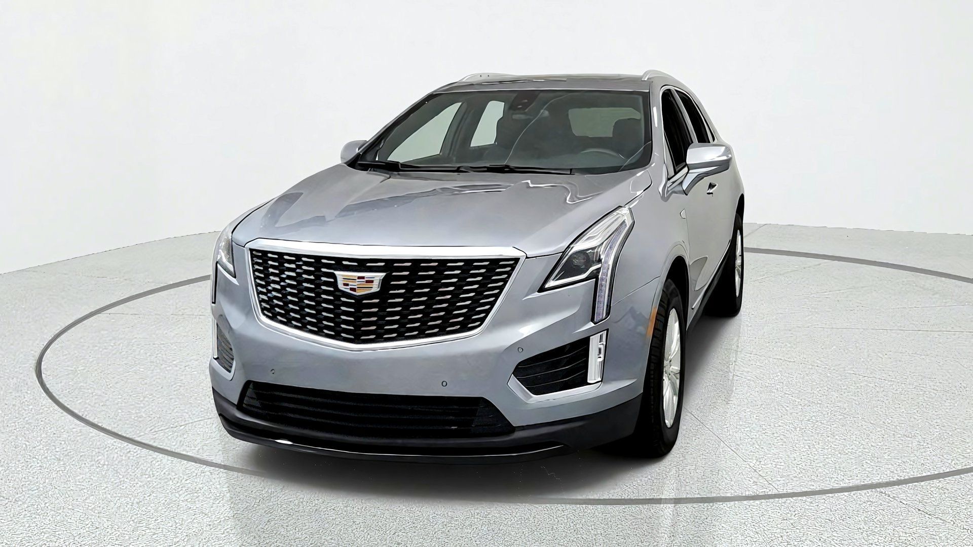 Certified 2024 Cadillac XT5 Luxury w/ LPO, Floor Liner Package AWD/4WD image 8