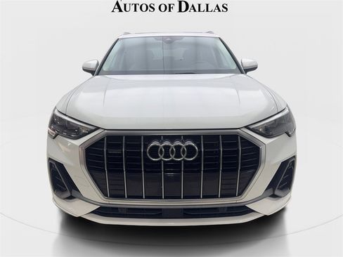 Used 2022 Audi Q3 2.0T Premium w/ Convenience Package image 3