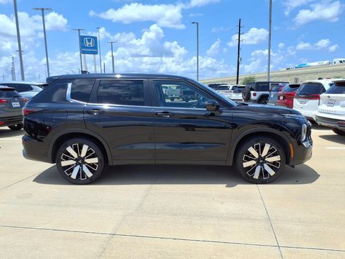 Used 2025 Mitsubishi Outlander SE AWD/4WD image 8