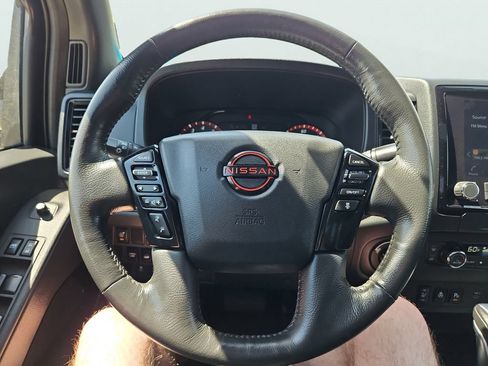 Used 2022 Nissan Frontier PRO-4X w/ Pro-4X Premium Package AWD/4WD image 32