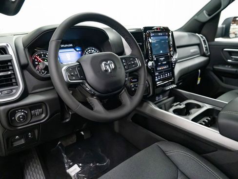 New 2026 RAM 1500 4x4 Crew Cab image 24