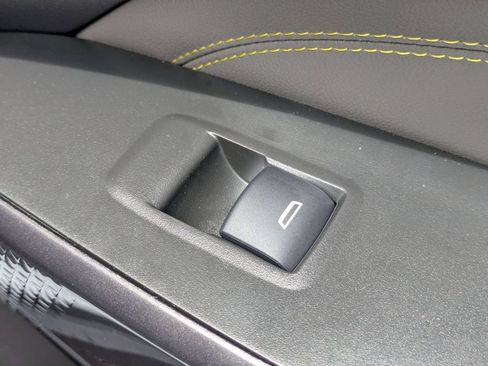 New 2026 Chevrolet Trax ACTIV w/ Sunroof Package FWD image 34